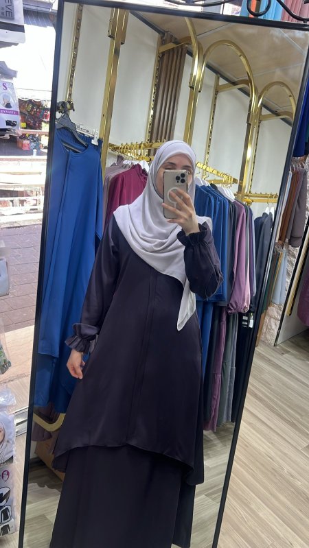 إدناء مع تنورة من تصنيع شركة الناي
