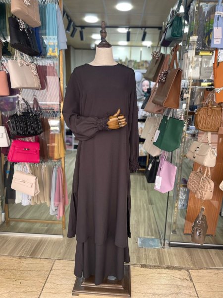 أسود
